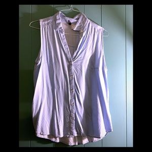 Sleeveless Button down